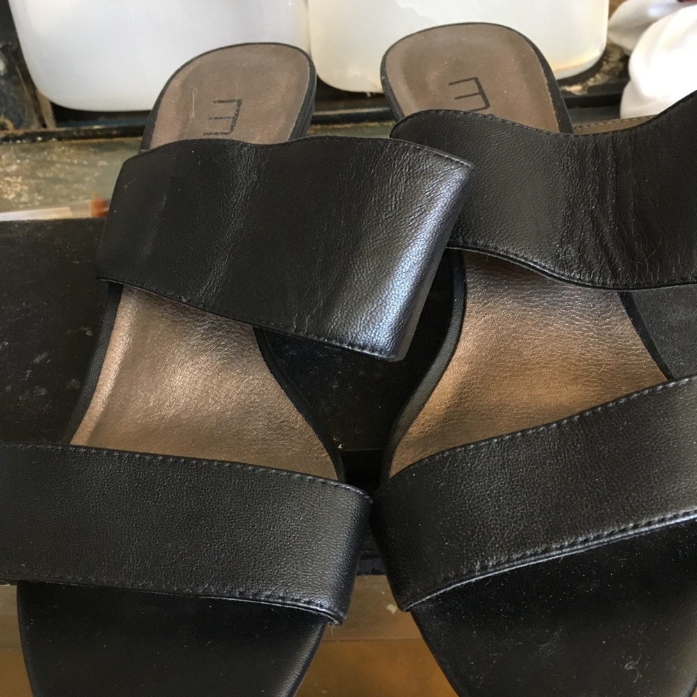 FINAL MARKDOWN Ladies moda sandals 8 1/2